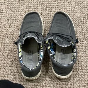 Men’s Hey Dude size 11